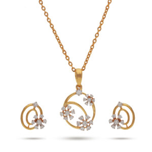 Floral Round Shape 18K Yellow Gold Pendant And Earrings Set With Diamonds (0.41 CT)