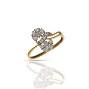 18K Yellow Gold Simple Twisted Floral Diamond (0.32 CT) Ring