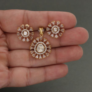 14K Yellow Gold Star Gaze Floral Diamonds (4.71 CT) Pendent and Earrings Set