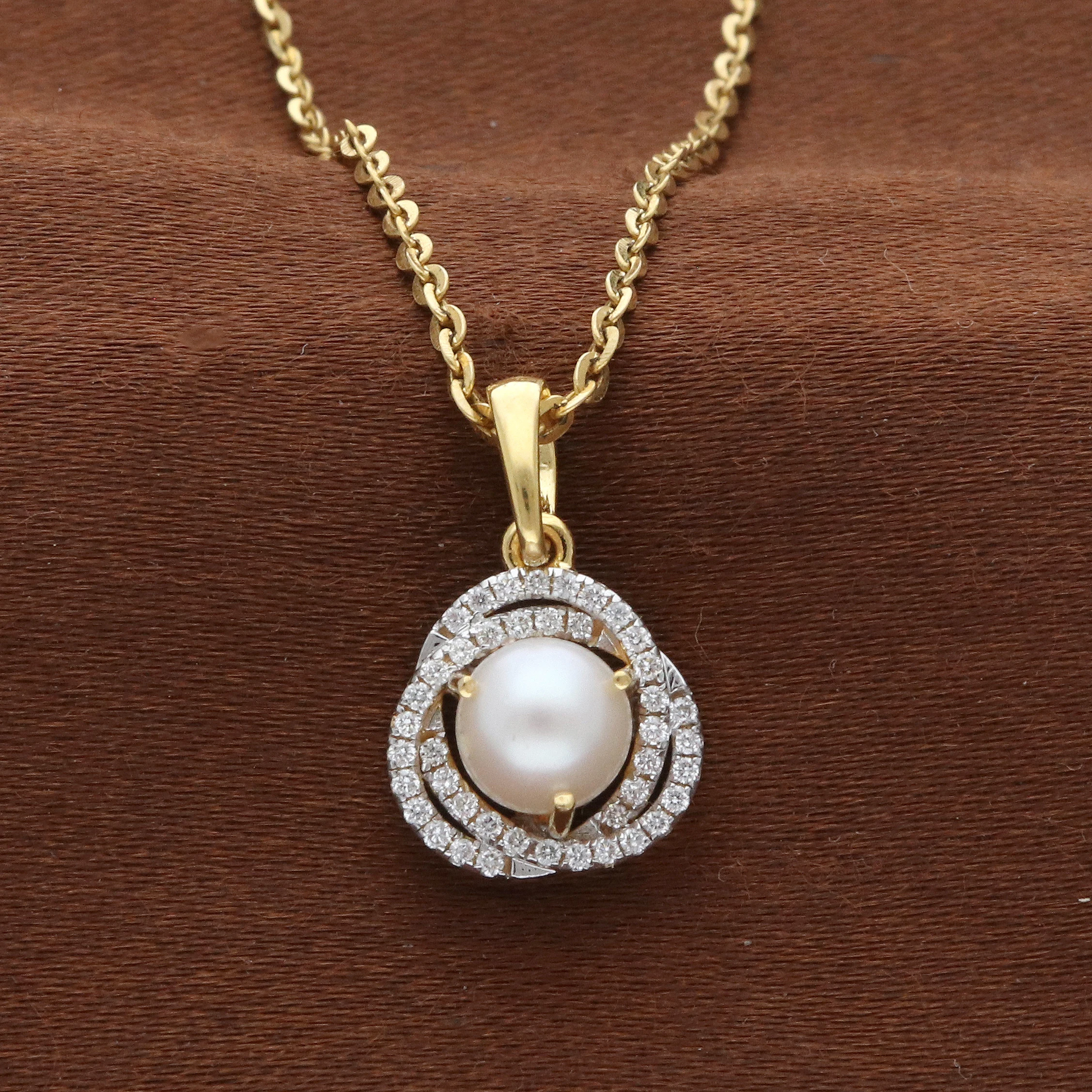 Pearl Diamond Halo Jewellery Set - Image 3