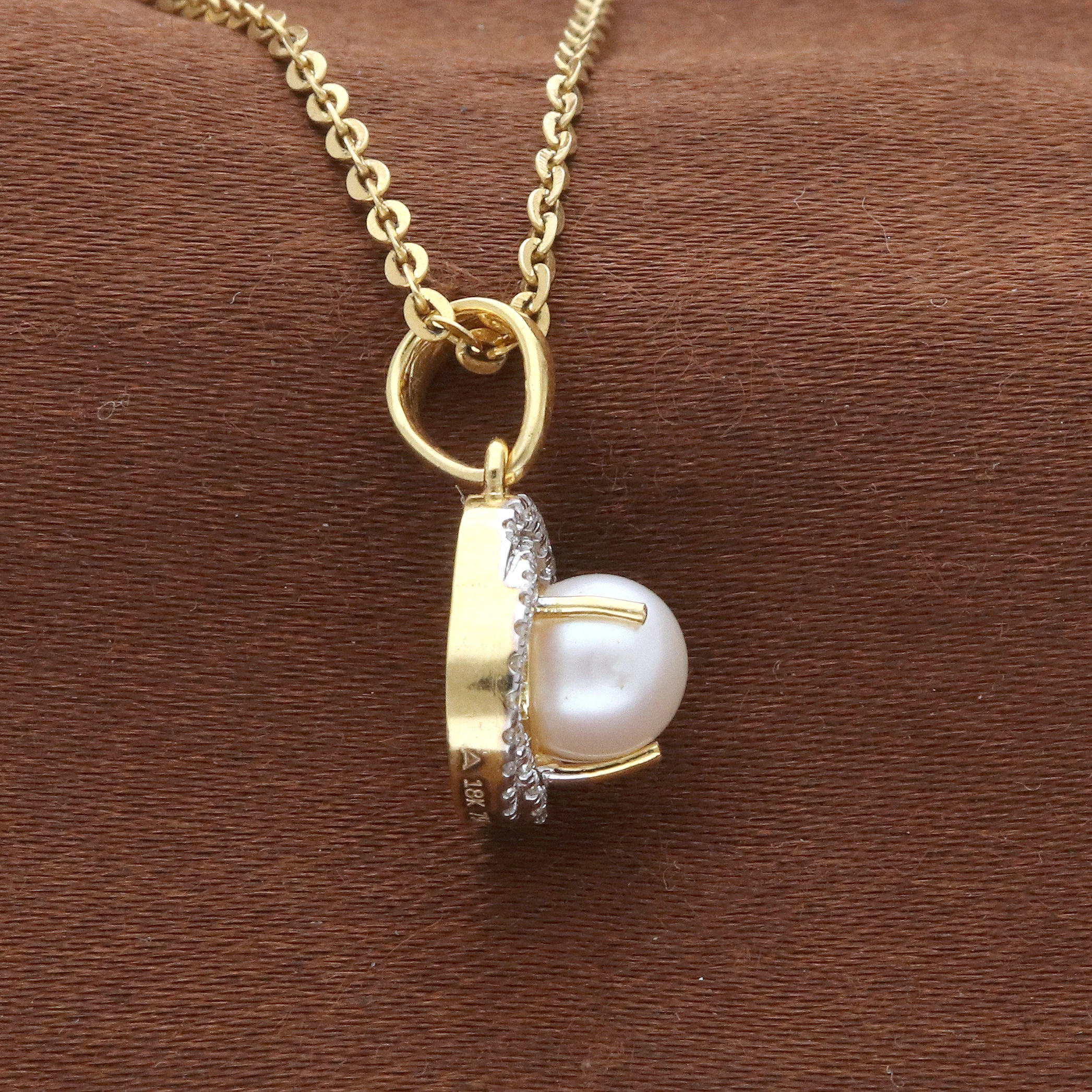 Pearl Diamond Halo Jewellery Set - Image 5