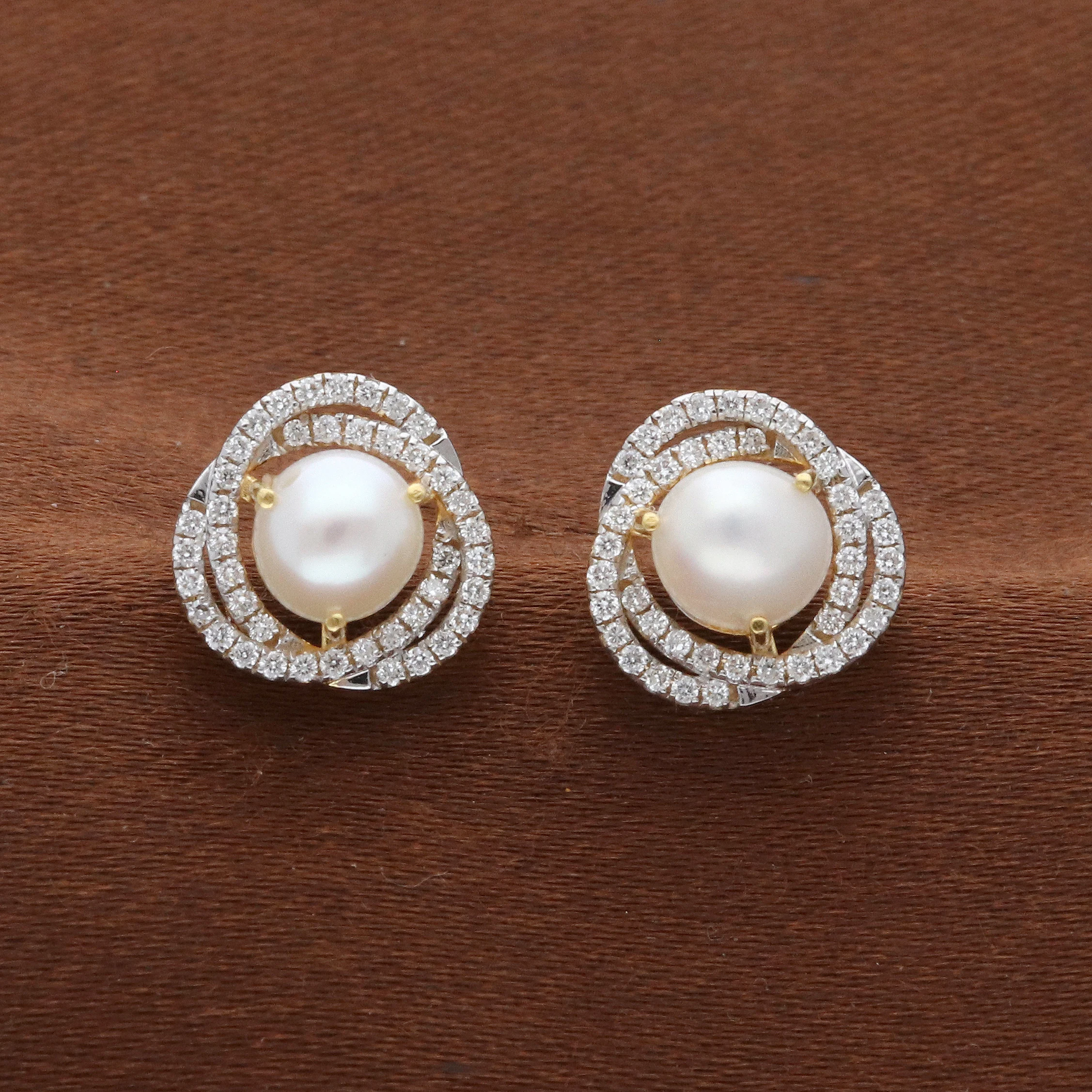 Pearl Diamond Halo Jewellery Set - Image 6