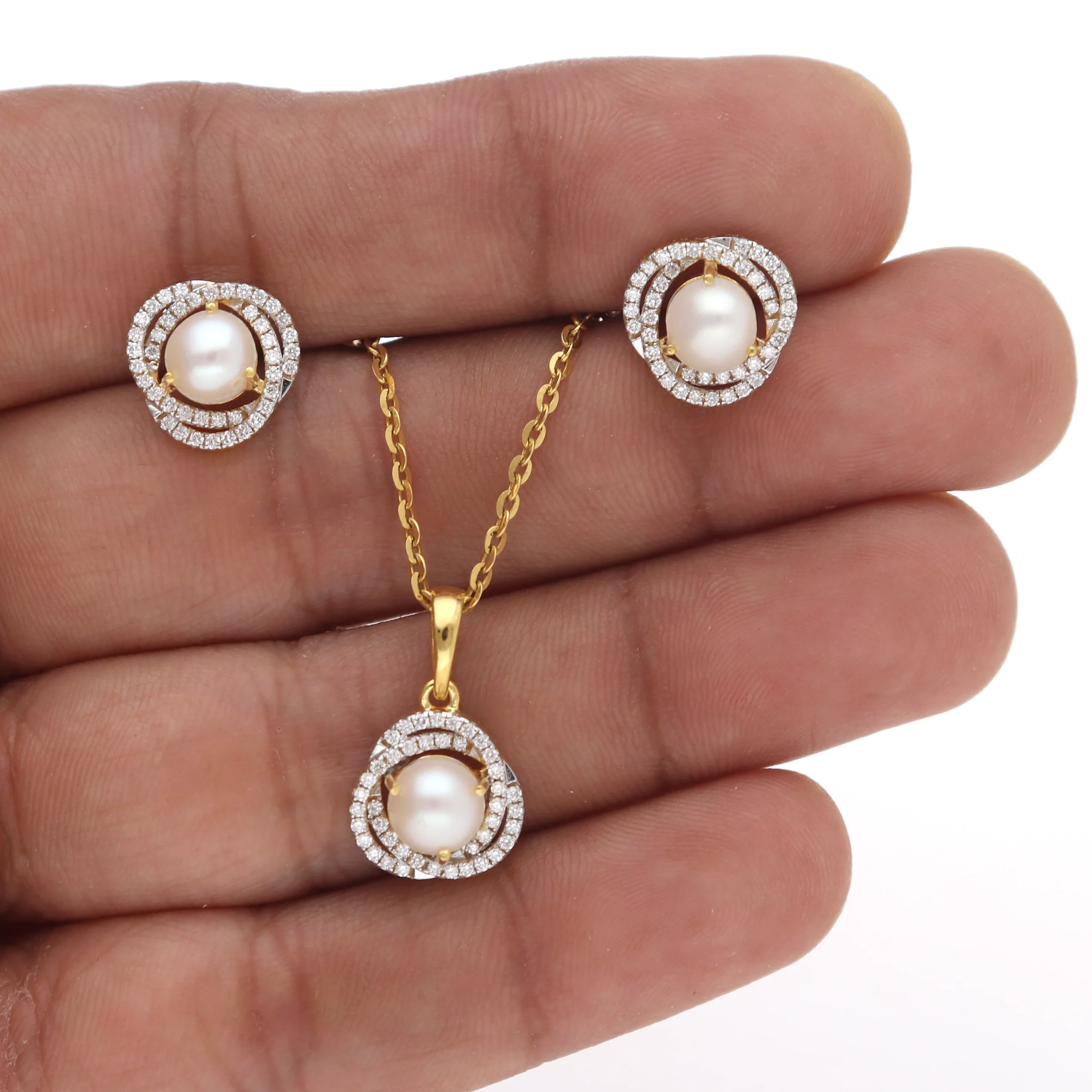Pearl Diamond Halo Jewellery Set - Image 8